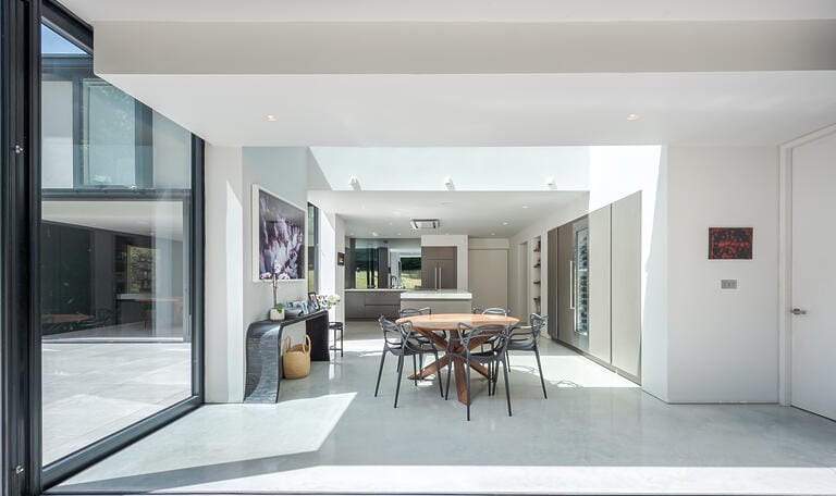 Stunning Modern Design House image 10