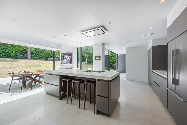 Stunning Modern Design House image 14