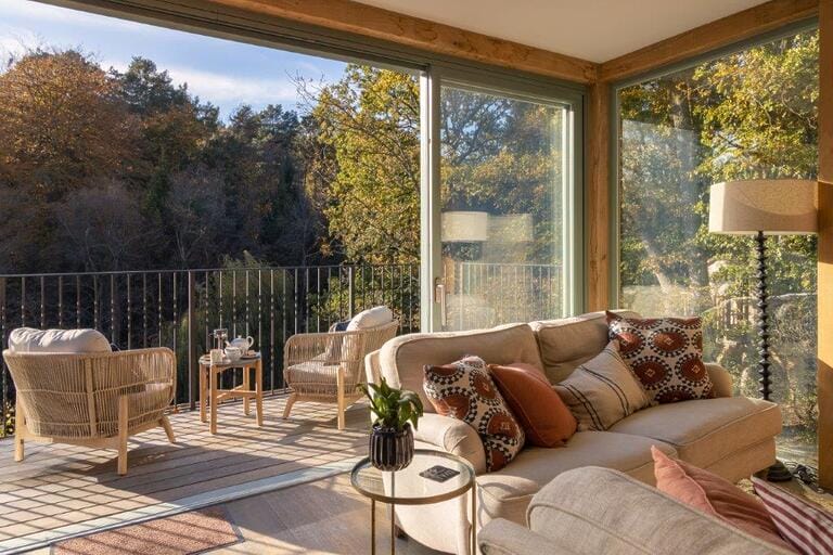 Surrey Countryside Home image 10