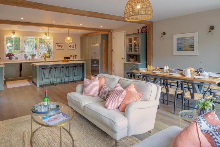Surrey Countryside Home image 7