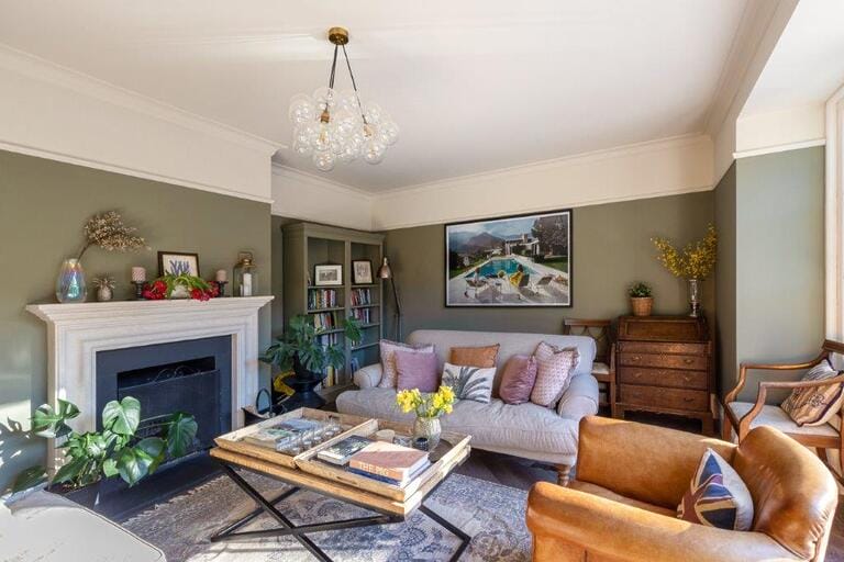 Surrey Countryside Home image 11
