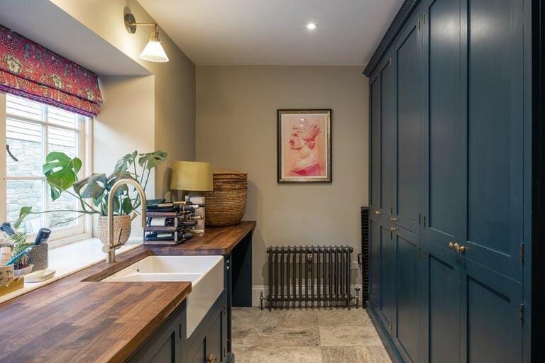 Surrey Countryside Home image 15