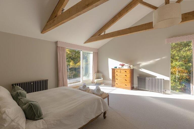 Surrey Countryside Home image 19