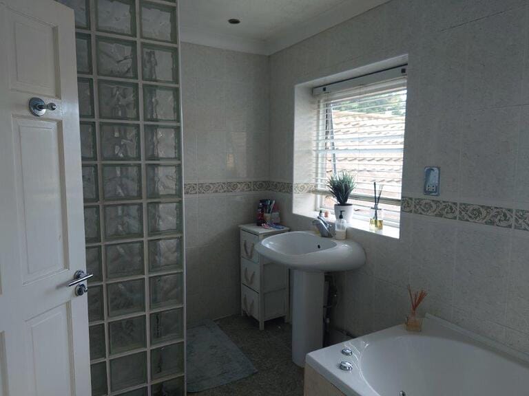 70s/80s Blank Canvas Estate image 39