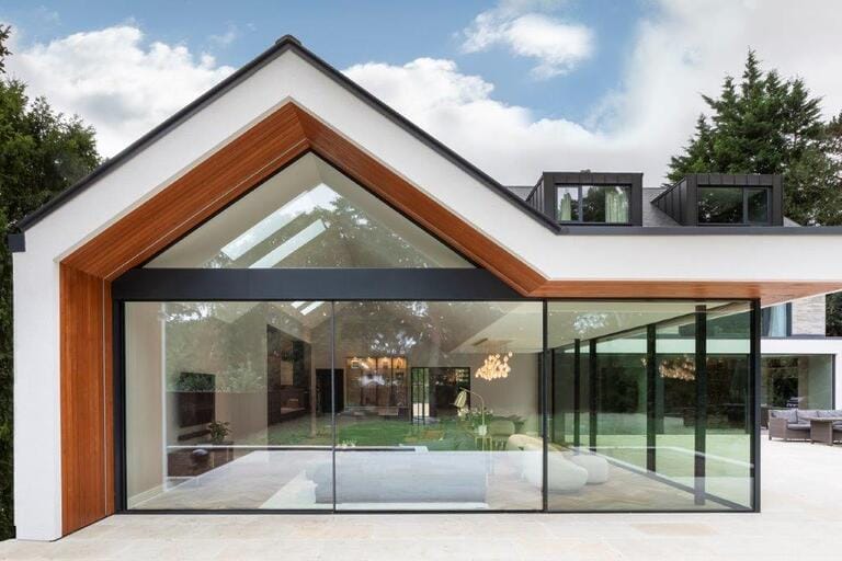 Large Bright Contemporary House image 56