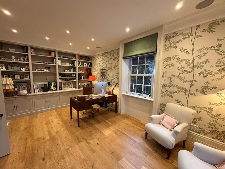 Kingston 7 Bedroom Home image 9