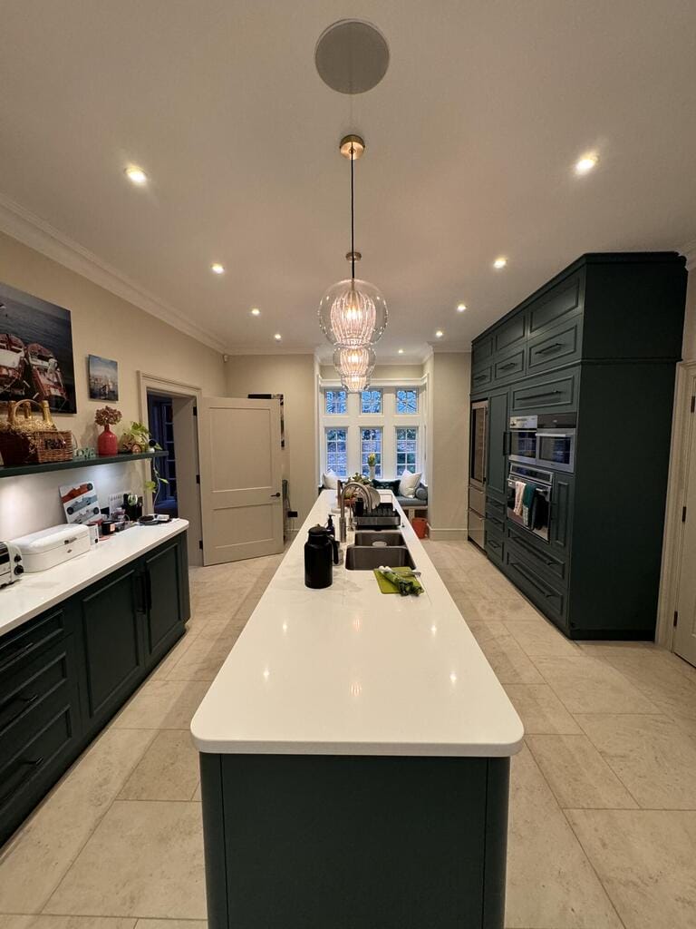 Kingston 7 Bedroom Home image 4