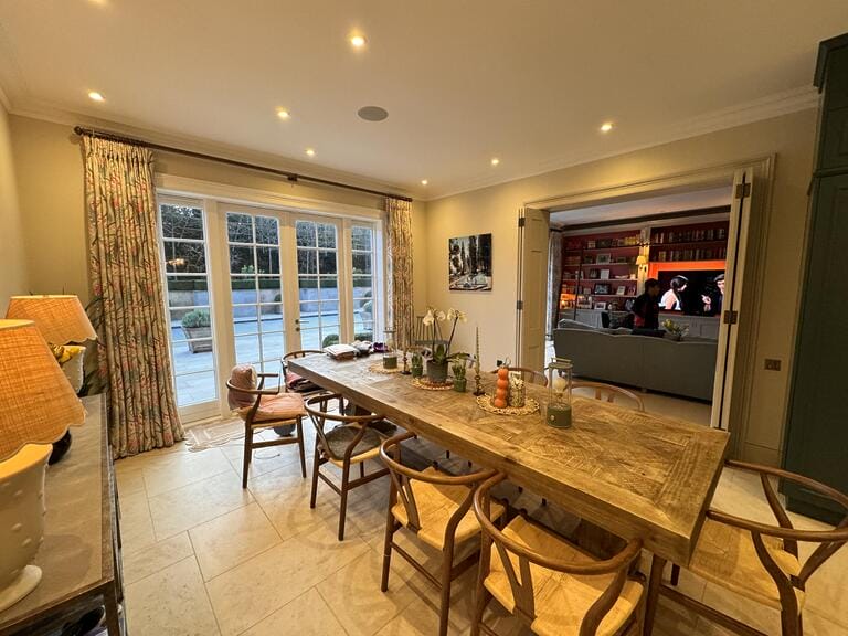 Kingston 7 Bedroom Home image 5