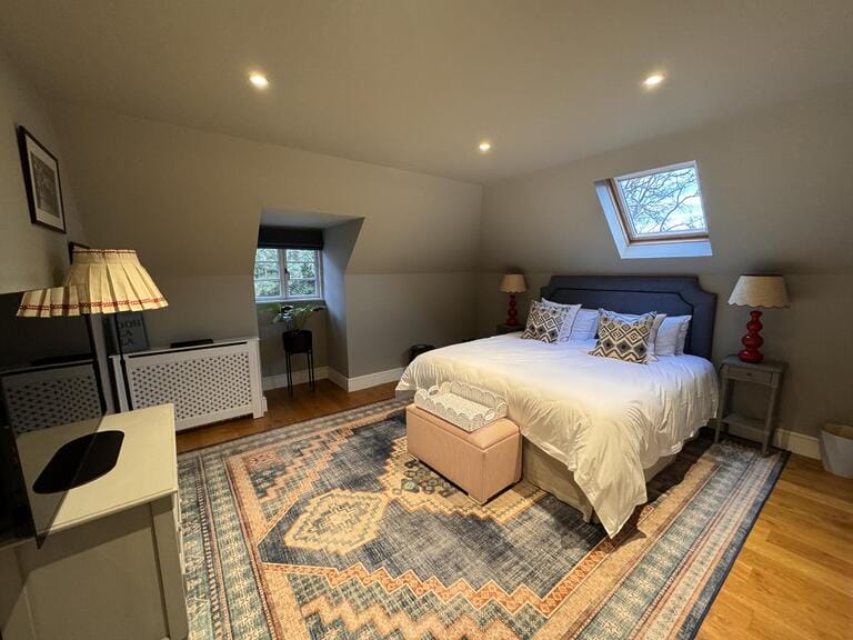 Kingston 7 Bedroom Home image 20