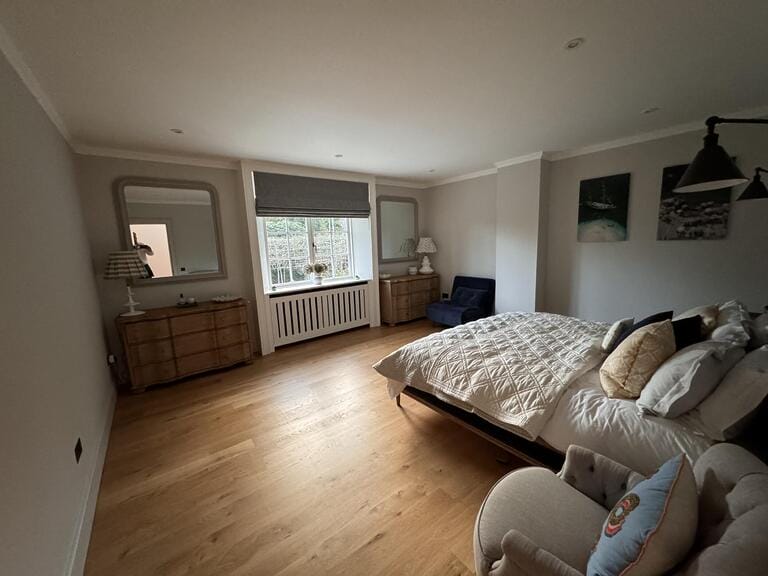Kingston 7 Bedroom Home image 17