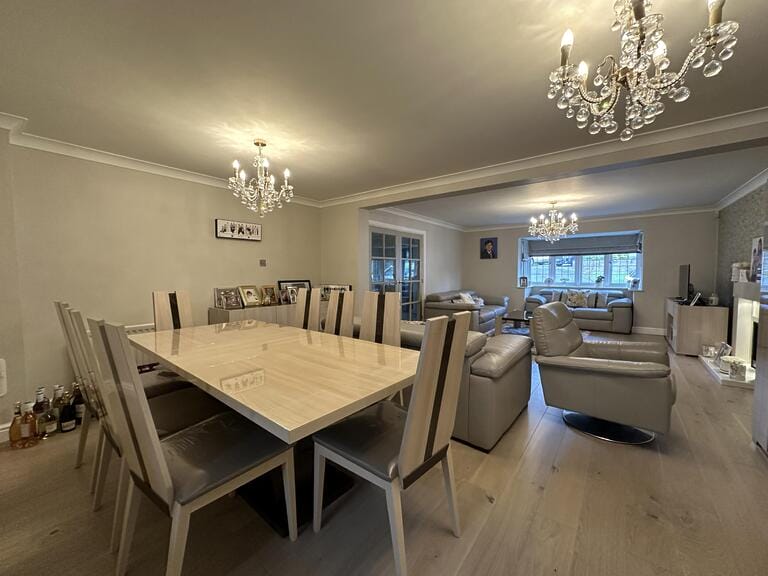 Detached Family Home image 12