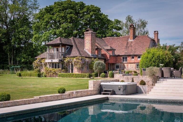 Grade II Listed Manor House image 34
