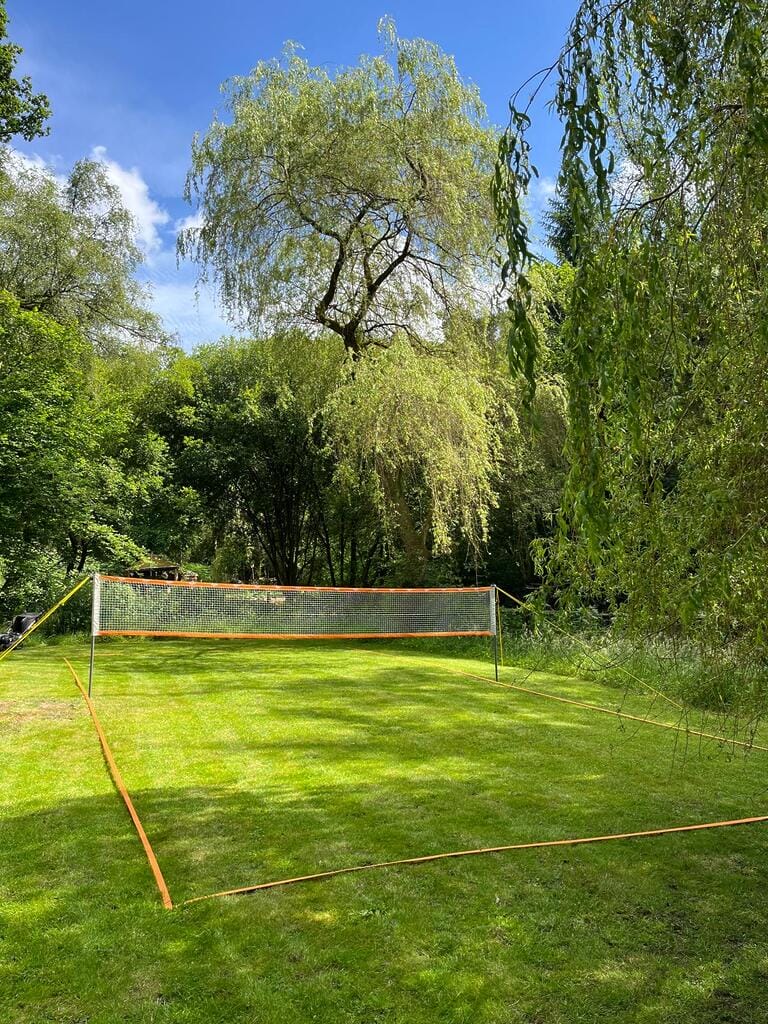 Surrey Countryside Home image 34