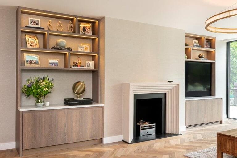 Large Bright Contemporary House image 18