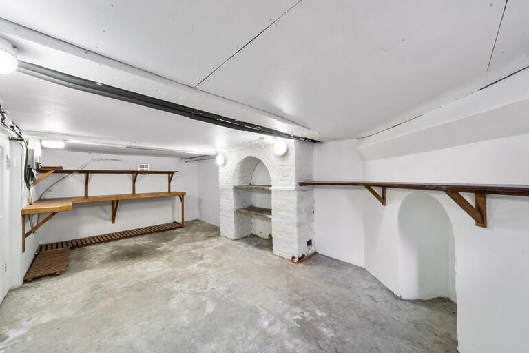 Magnificent Grade II Listed Hampton Home image 34