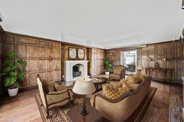 Magnificent Grade II Listed Hampton Home image 4
