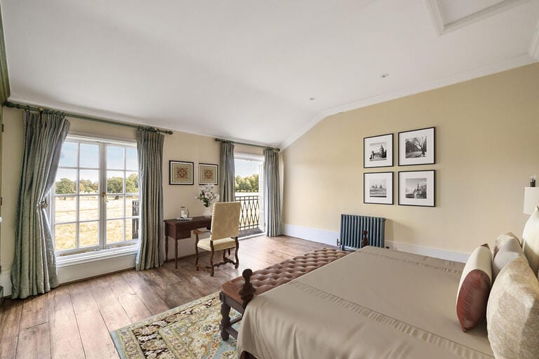 Magnificent Grade II Listed Hampton Home image 30