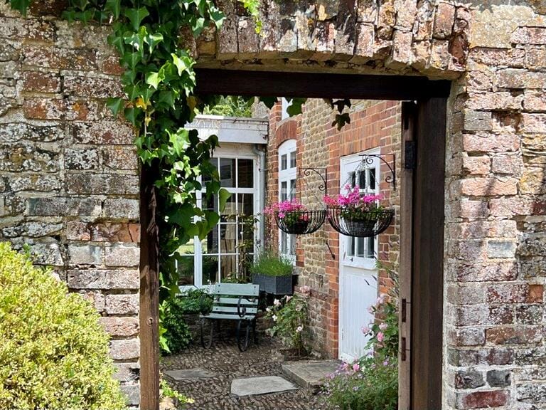 Georgian Location House in Surrey Hills image 23