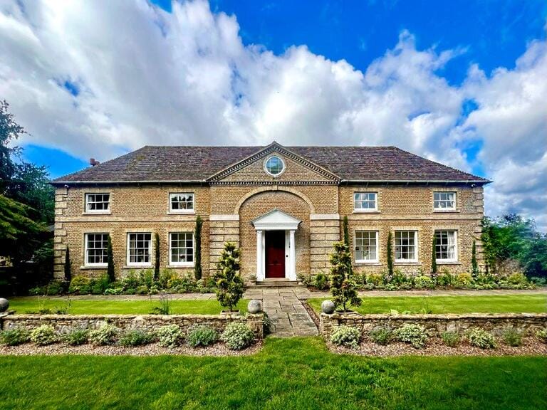 Georgian Location House in Surrey Hills image 1