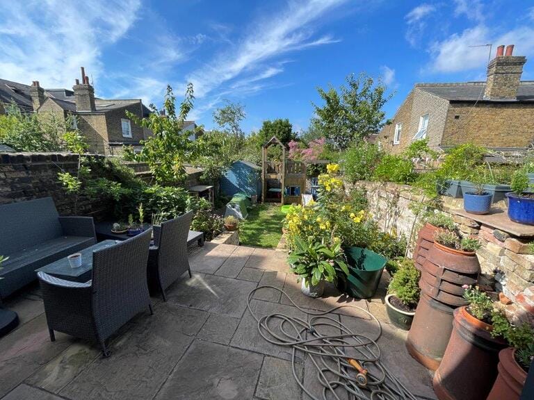 Victorian Terraced Family Home image 22