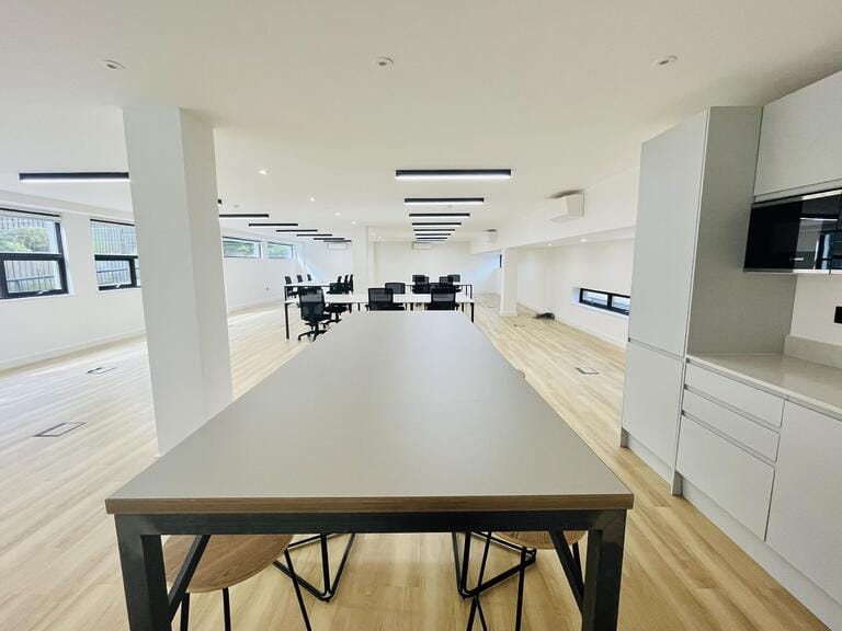 Purpose Built Office Suites in West London image 9