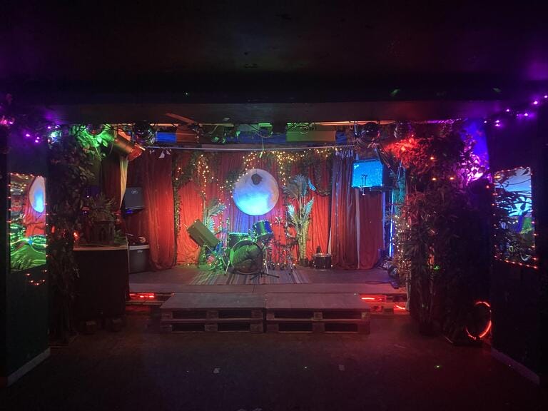 Music & Events Venue with Studio Flat image 13