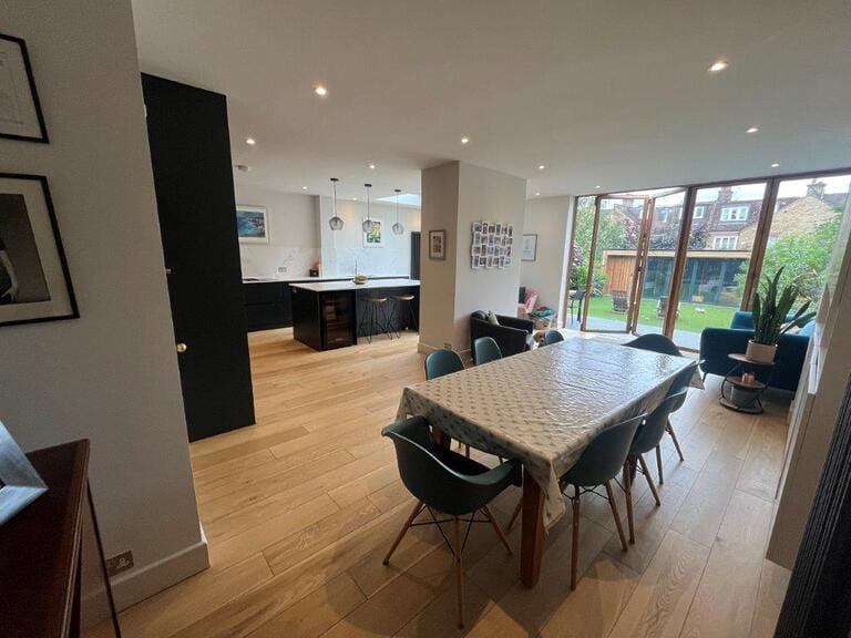 Family Home in Wandsworth image 9