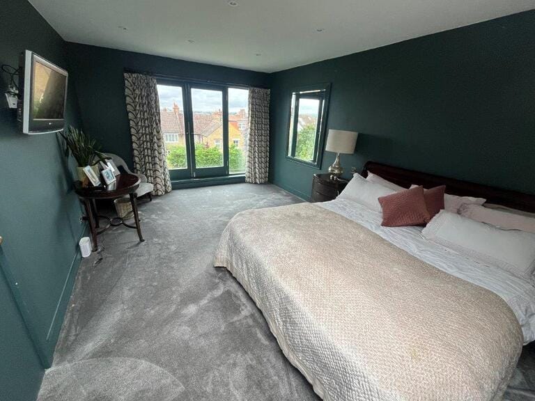 Family Home in Wandsworth image 32