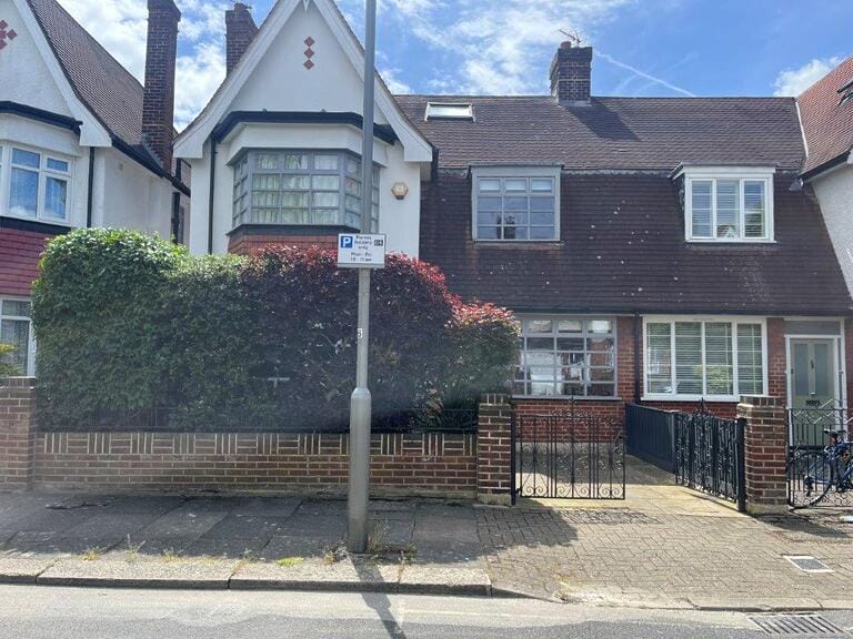 Family Home in Wandsworth image 1