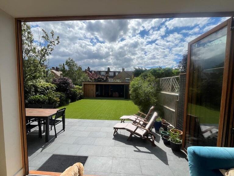 Family Home in Wandsworth image 39
