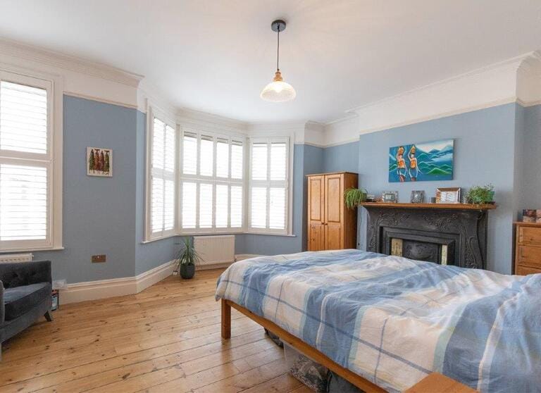 Victorian Terraced Family Home image 20