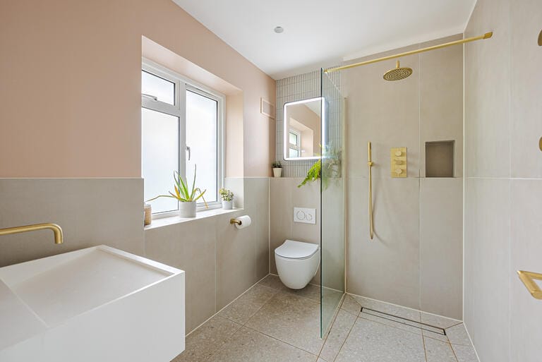 Contemporary and Modern House image 23