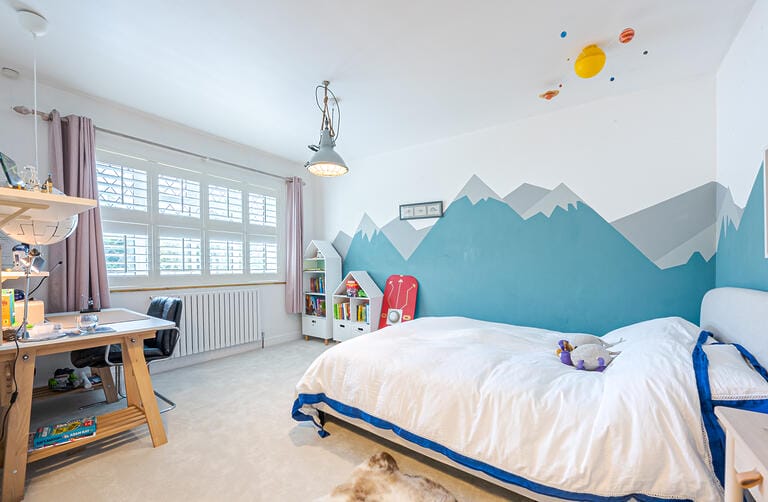 Contemporary and Modern House image 14