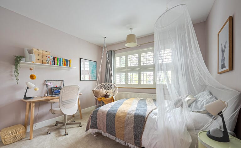Contemporary and Modern House image 16