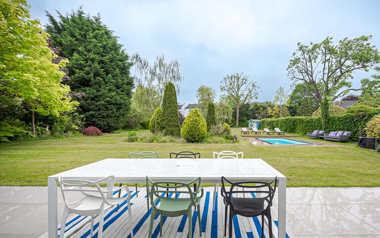 Contemporary and Modern House image 29