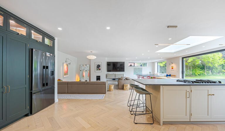 Contemporary and Modern House image 4
