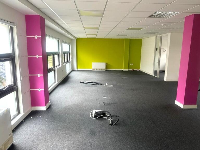 Purpose Built Office Suites in West London image 19