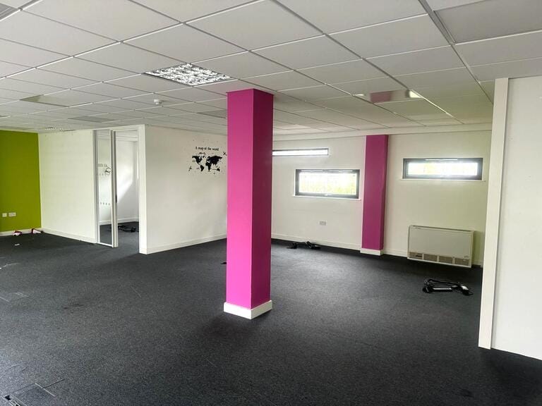 Purpose Built Office Suites in West London image 17