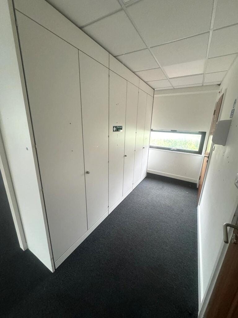 Purpose Built Office Suites in West London image 23