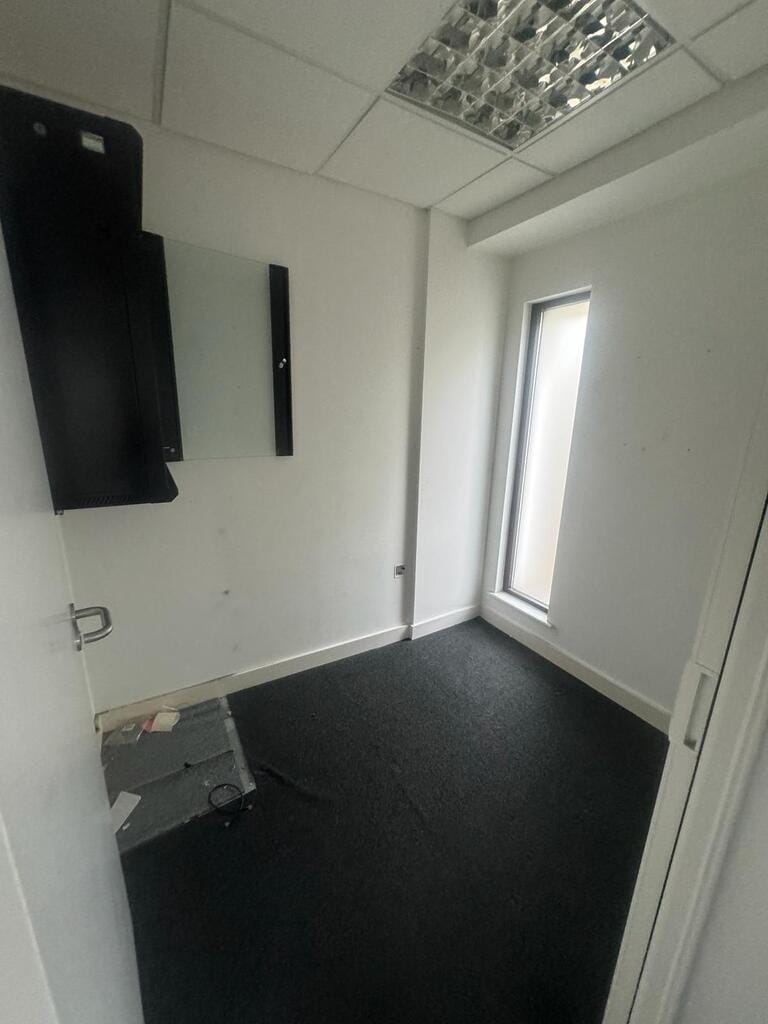 Purpose Built Office Suites in West London image 22