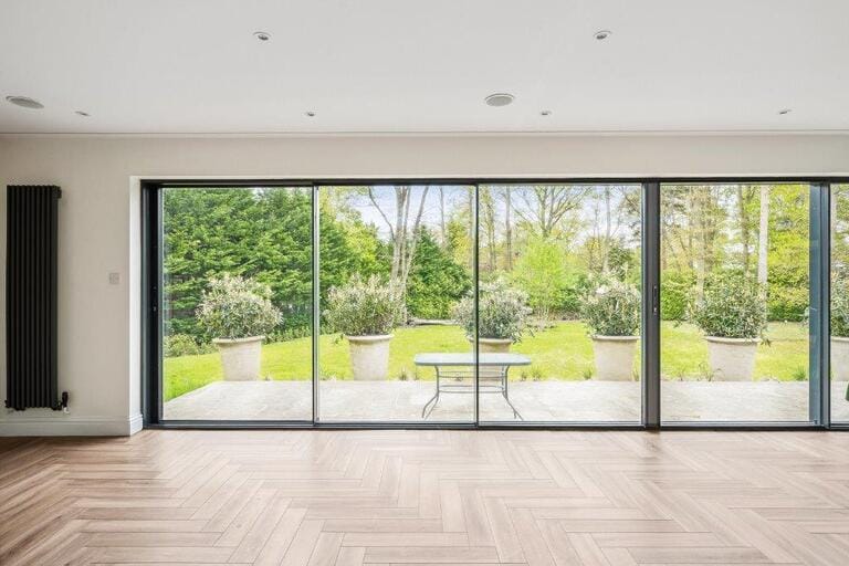 Detached House in Ascot image 5