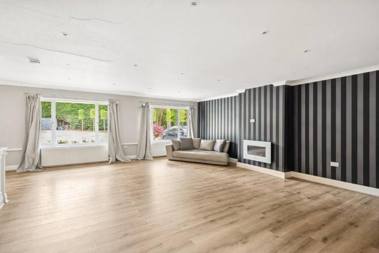 Detached House in Ascot image 7