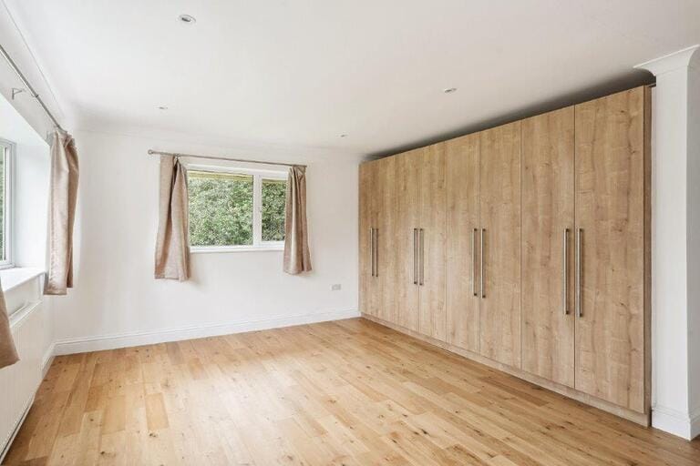 Detached House in Ascot image 14