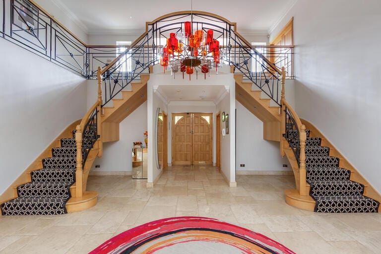 Large Detached Home in Radlett image 2