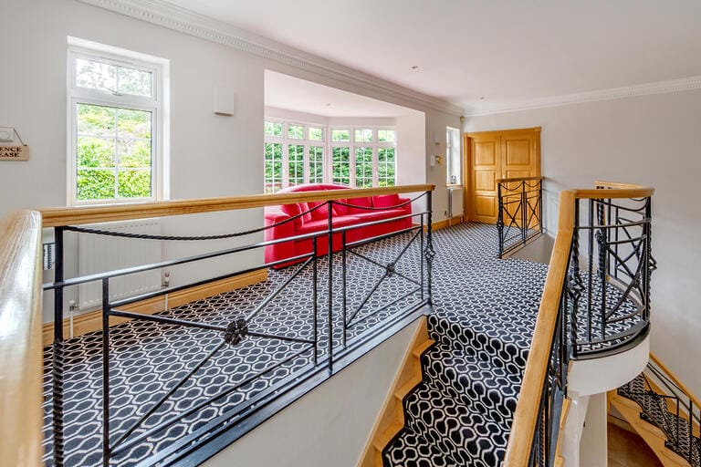 Large Detached Home in Radlett image 3