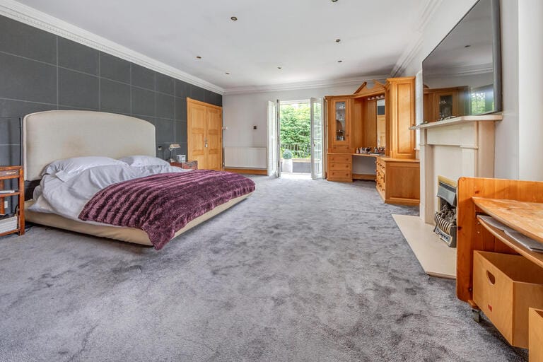 Large Detached Home in Radlett image 14