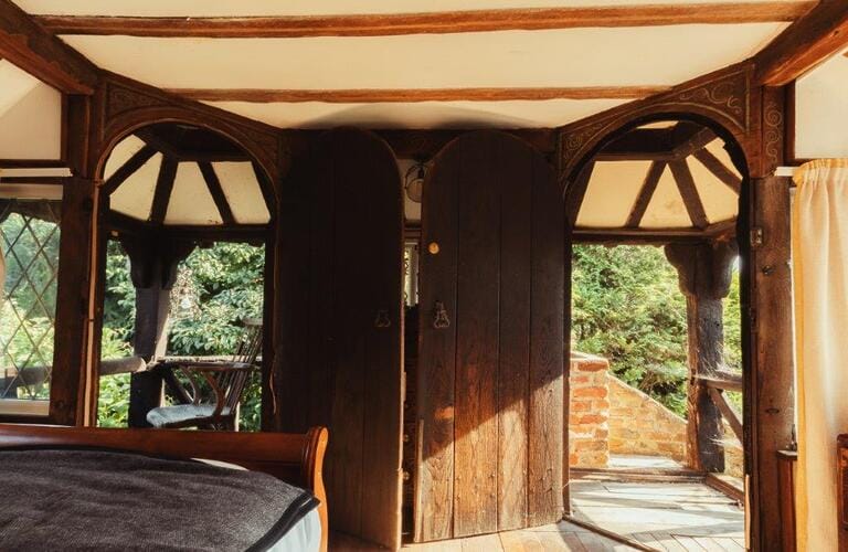 5 Bedroom House on River Thames image 45