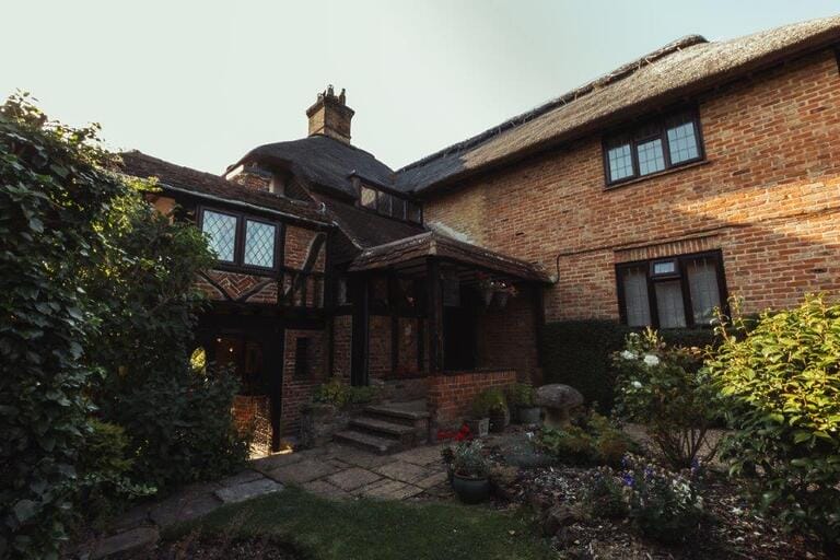 5 Bedroom House on River Thames image 2