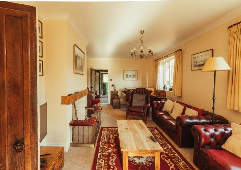 5 Bedroom House on River Thames image 21