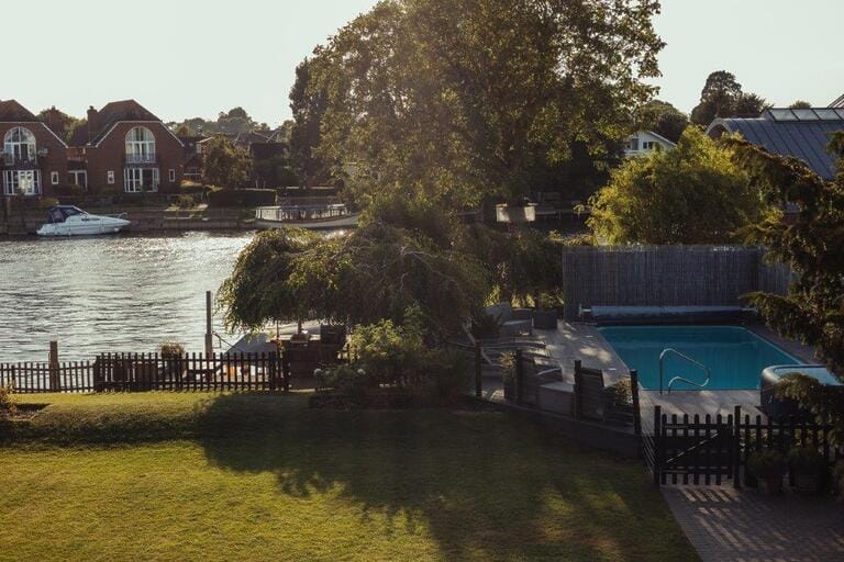 5 Bedroom House on River Thames image 117